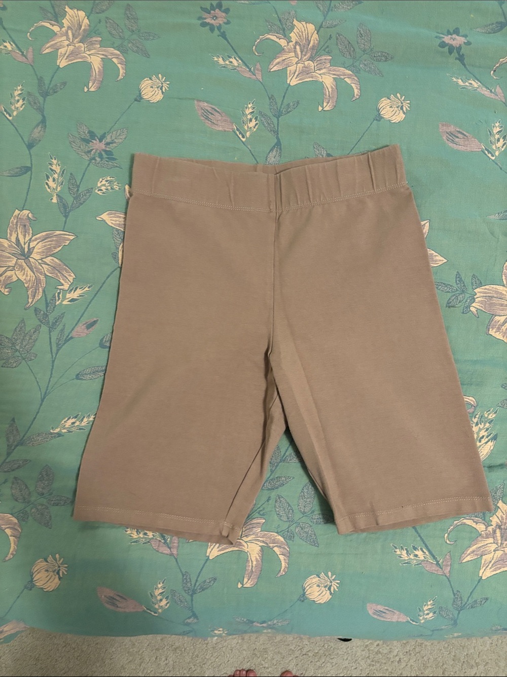 Good American juniors Taupe Stretch Bike Shorts